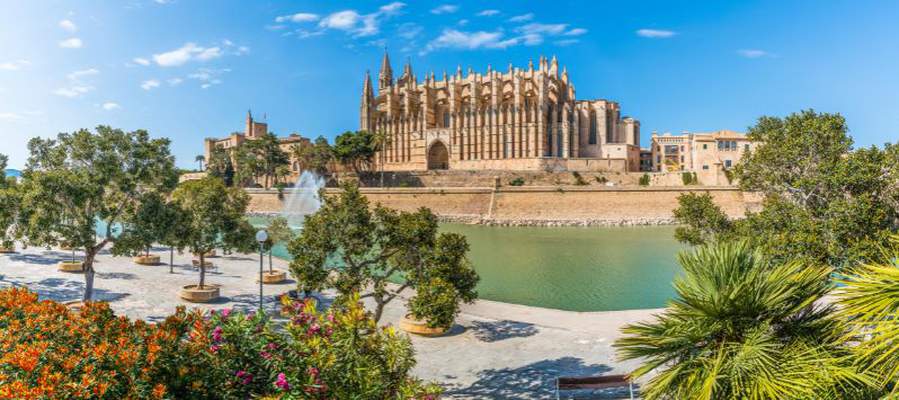 Disfruta de un día en palma Aparthotel Playas Ca's Saboners Palmanova